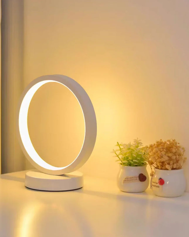 En Circular Table Lamp