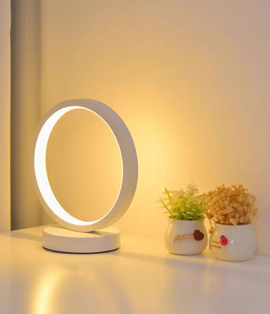 En Circular Table Lamp